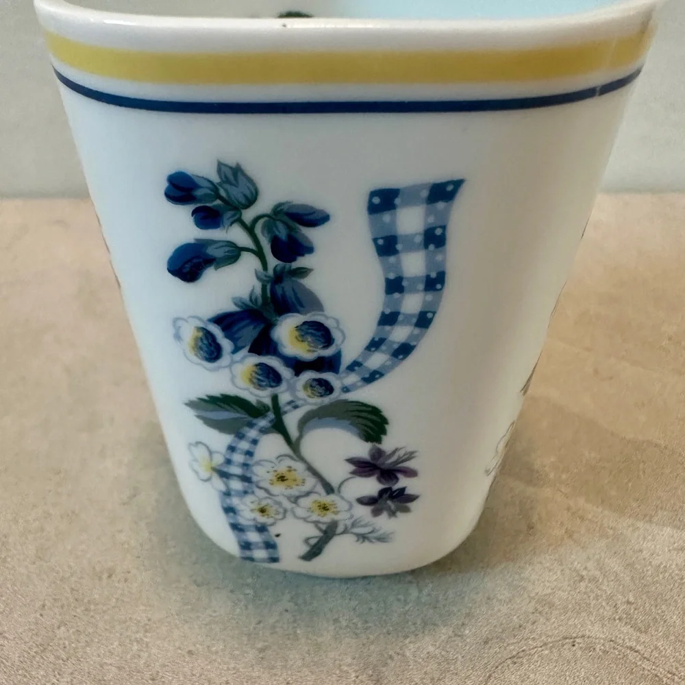 Sheridan Porcelain Ceramic Soap Dish, Cup, Blue Yellow White Flowers EUC
